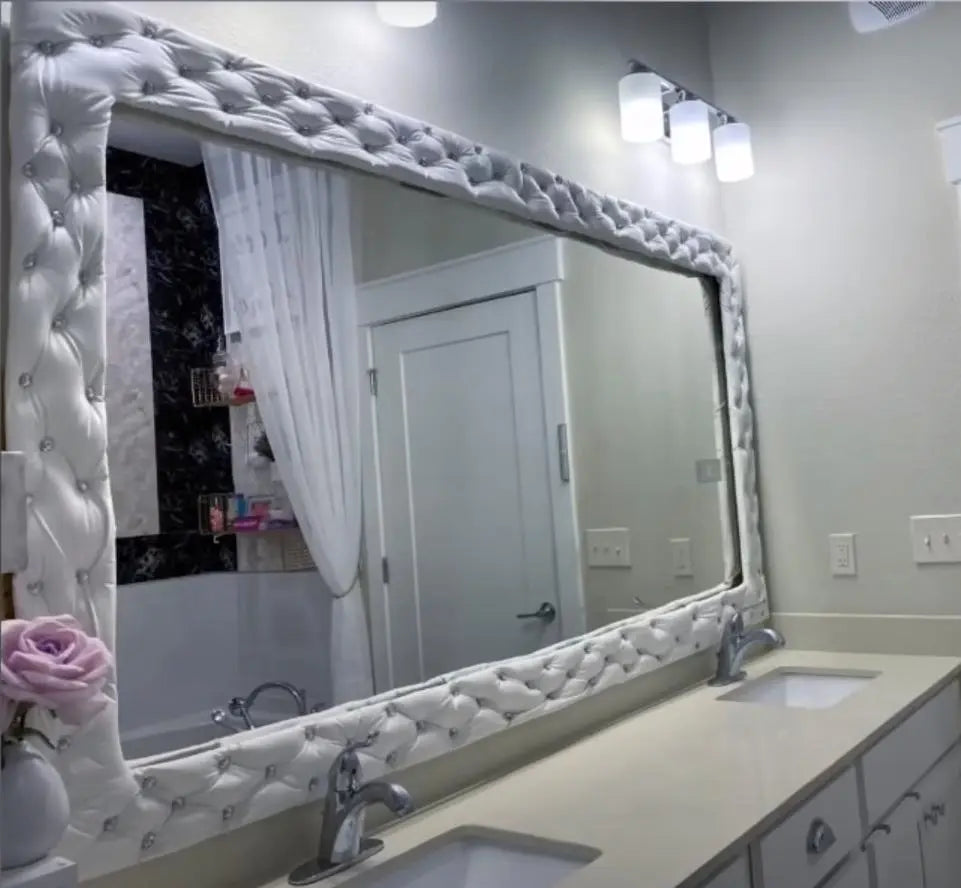 Do-It-Yourself-Framing-A-Bathroom-Mirror HAUSVITA